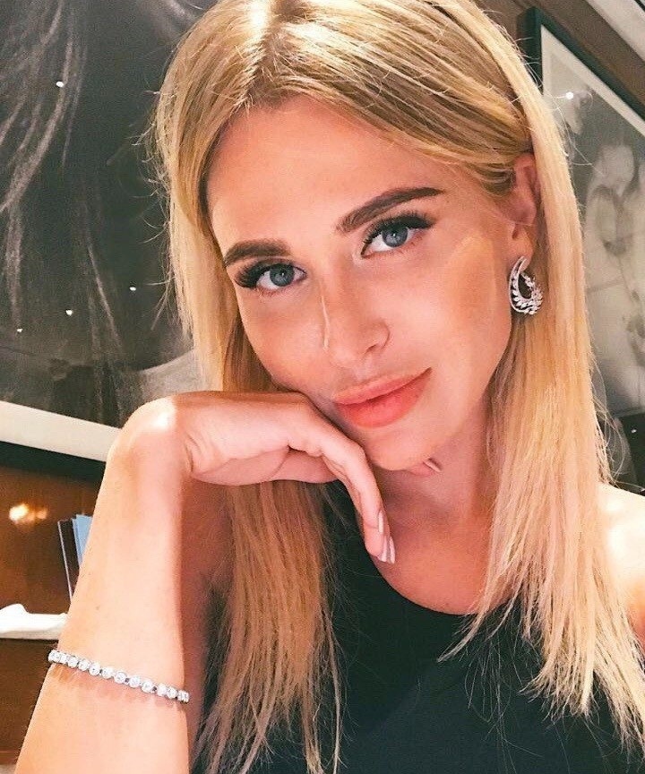 Карина привлекальеная девушка из Южноуральск цена от 3500 руб