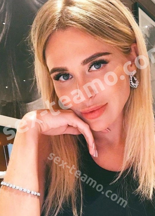 Карина привлекательная девушка из Южноуральск цена от 3500 руб