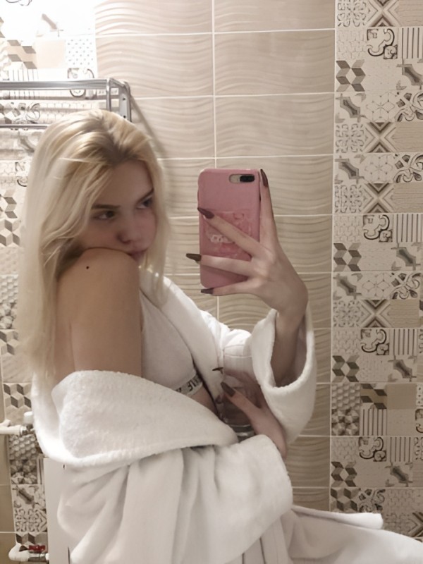 Светлана привлекательная девушка из Южноуральск цена от 10000 руб