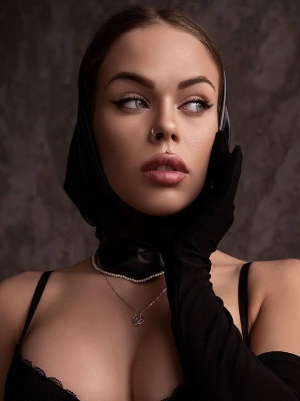 Полина привлекательная девушка из Южноуральск цена от 6000 руб