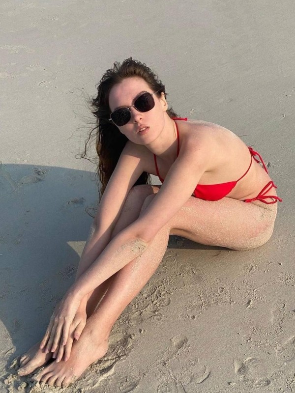 Оля привлекательная девушка из Южноуральск цена от 7000 руб