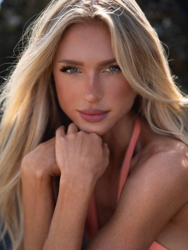 Катерина привлекательная девушка из Южноуральск цена от 5000 руб